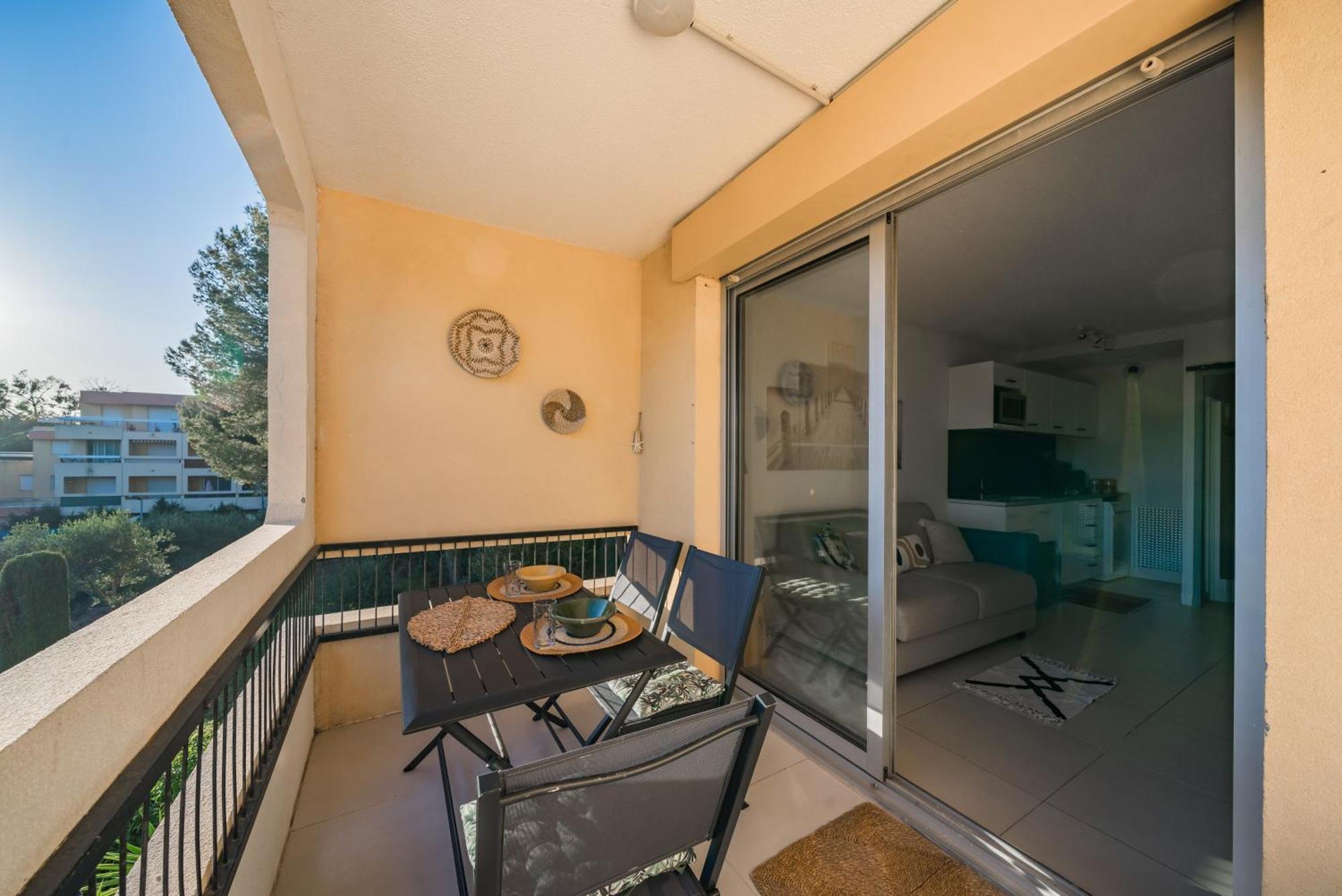 Edenesterel Saint-Raphael  Bagian luar foto